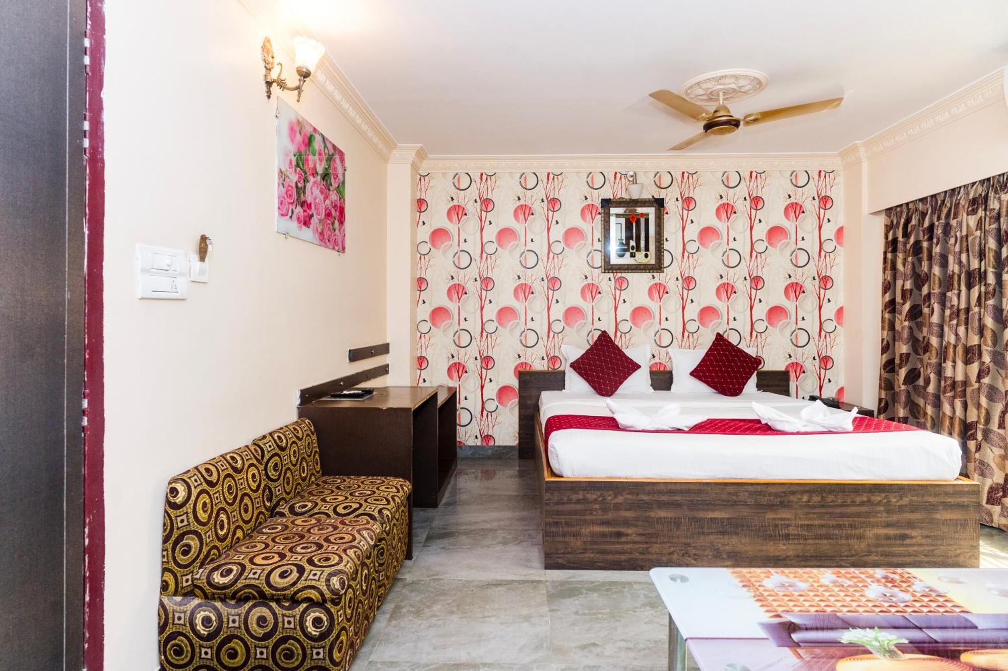 Apples Balaji Inn Siliguri Bagian luar foto
