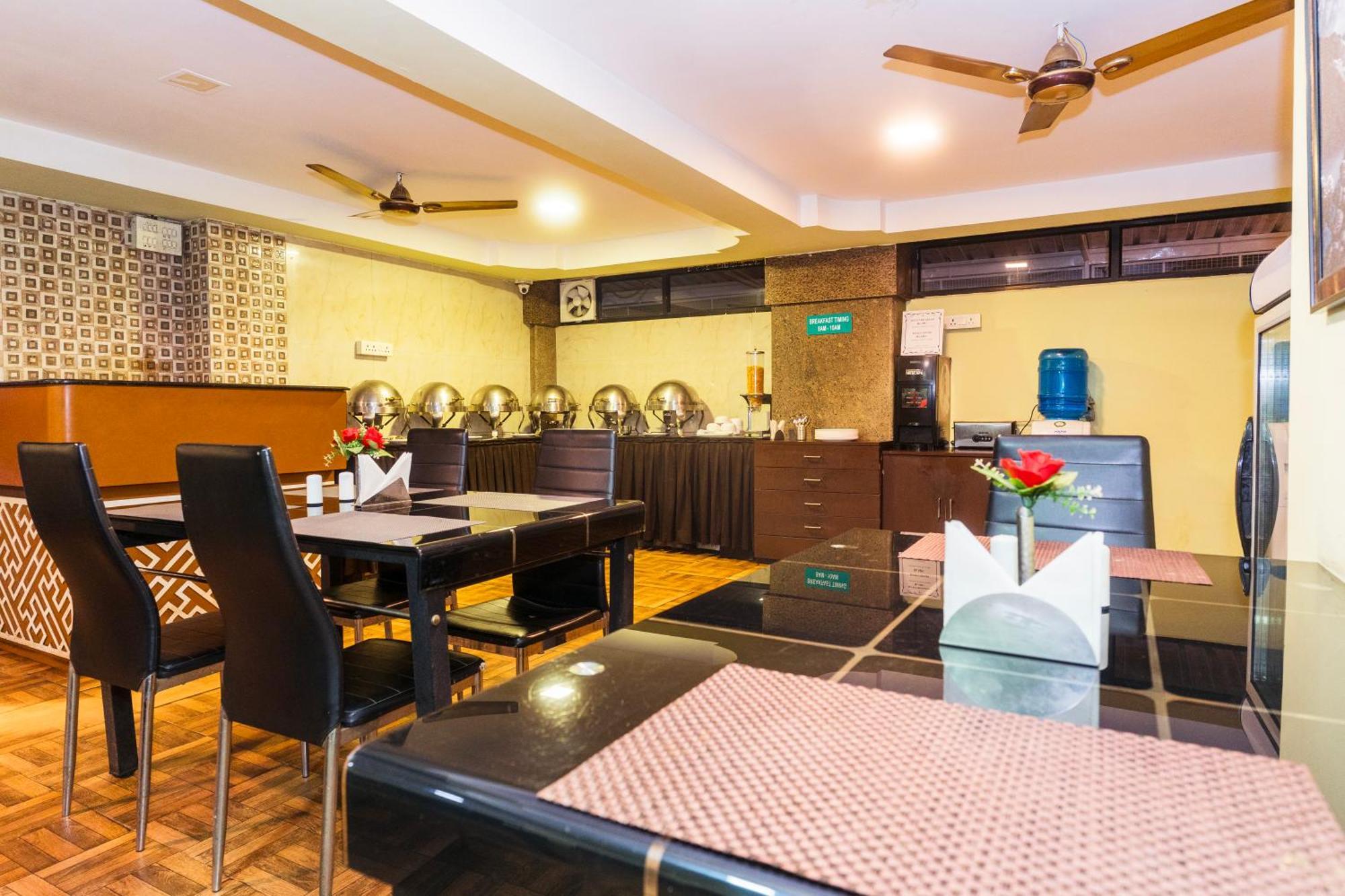 Apples Balaji Inn Siliguri Bagian luar foto