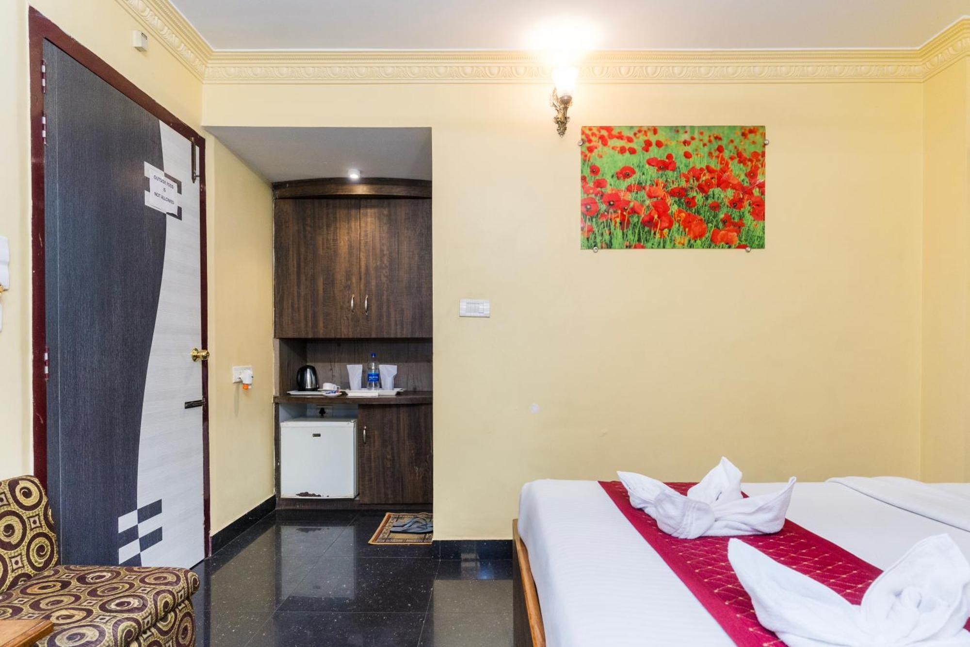 Apples Balaji Inn Siliguri Bagian luar foto